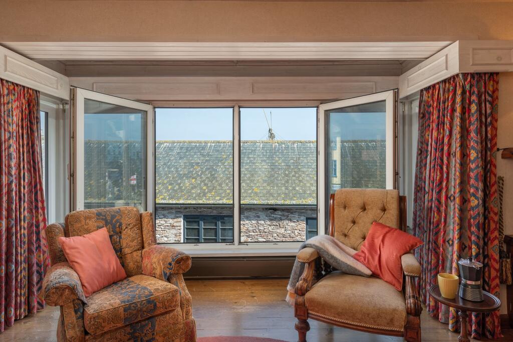 7 The Strand, Brixham Sitting room 2nd FLoor