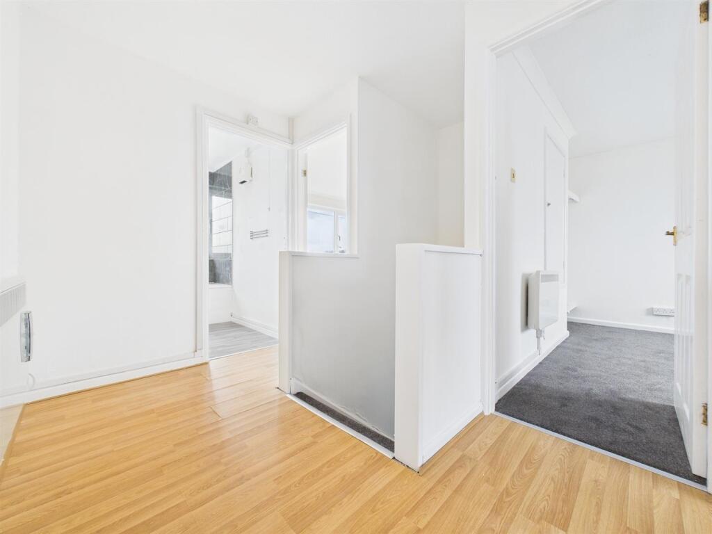 11 - 3-Bedroom Maisonette in Yate.jpg