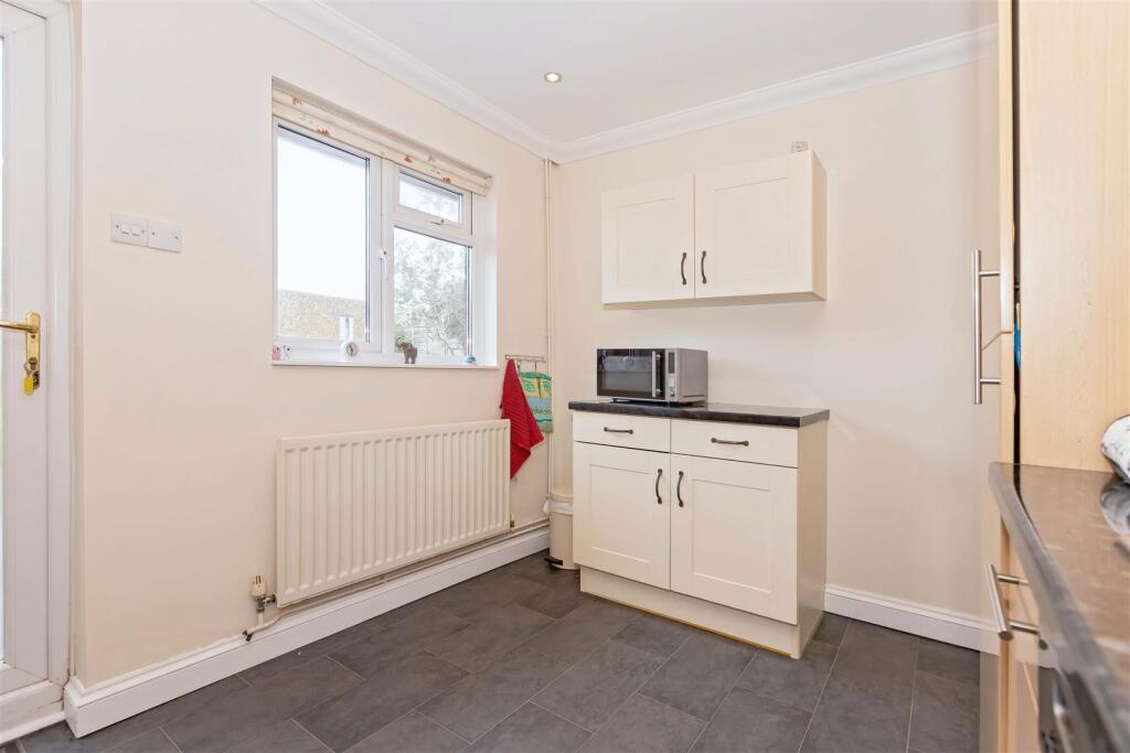 Ashwood Close_5.jpg