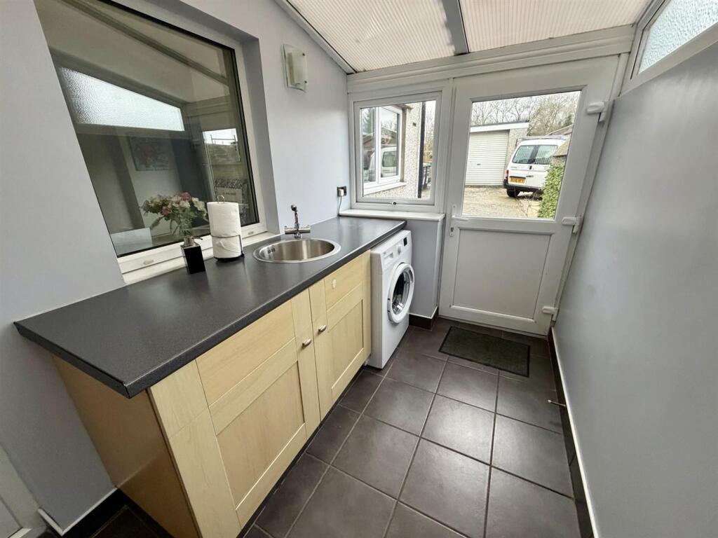 Utility/Rear Porch