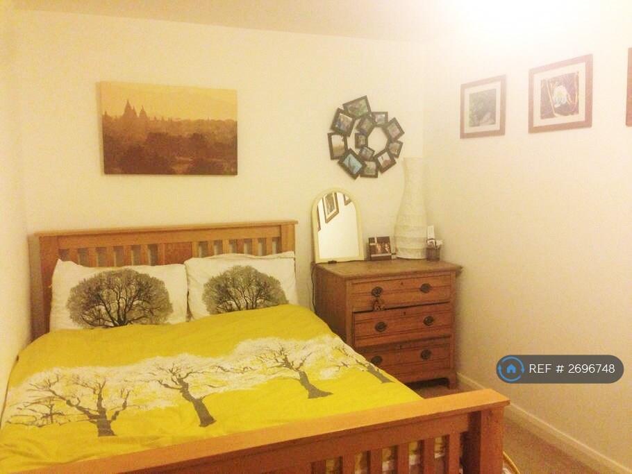 Master Double Bedroom 