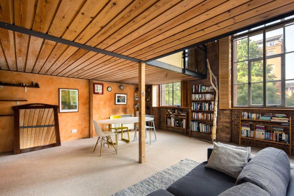 Living/Dining Area
