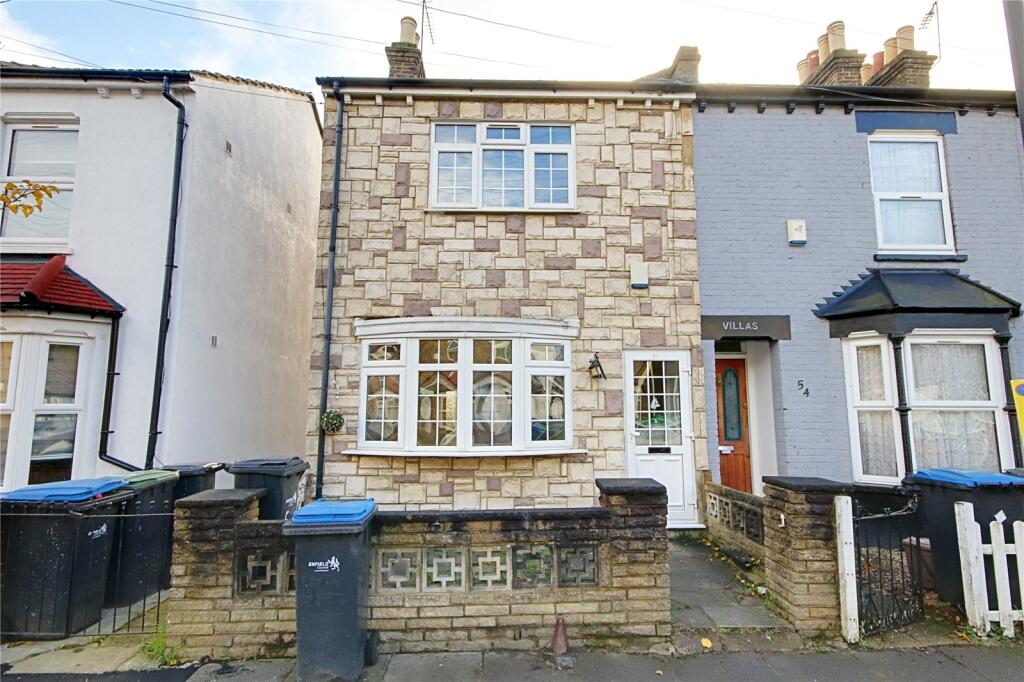 Raynton Road, Enfield, EN3