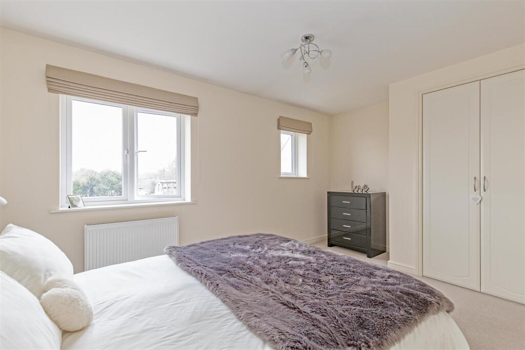 Bedroom 1-3.jpg