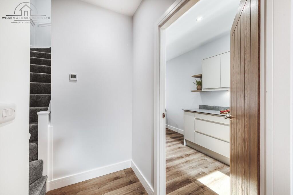 407b04bd-17c5-407...