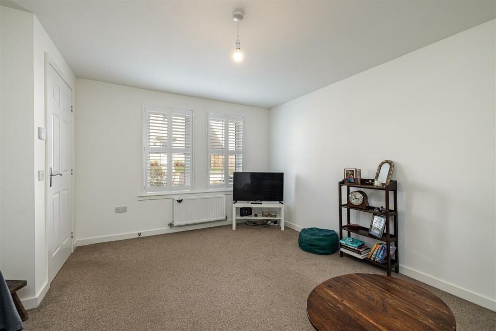 8 Knoll Park Place Galashiels 11.JPG