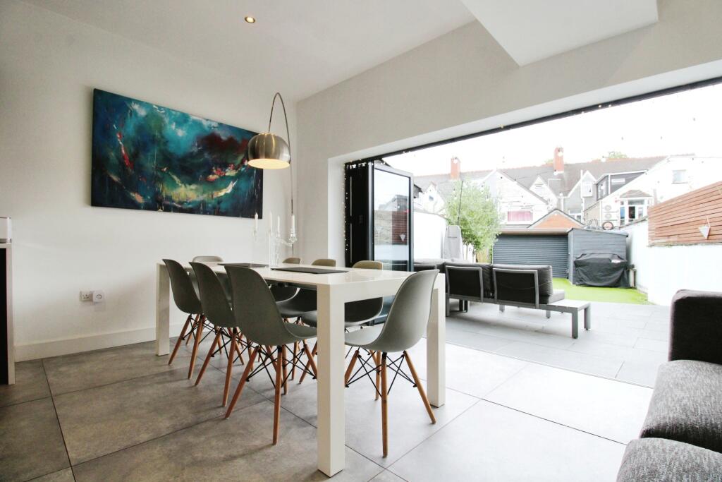 Kitchen/ Dining/ Family Room
