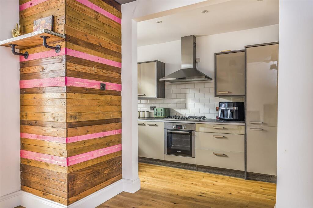 20 Cedar Grove, Baffins-PorticoMarketing-SarahOliv