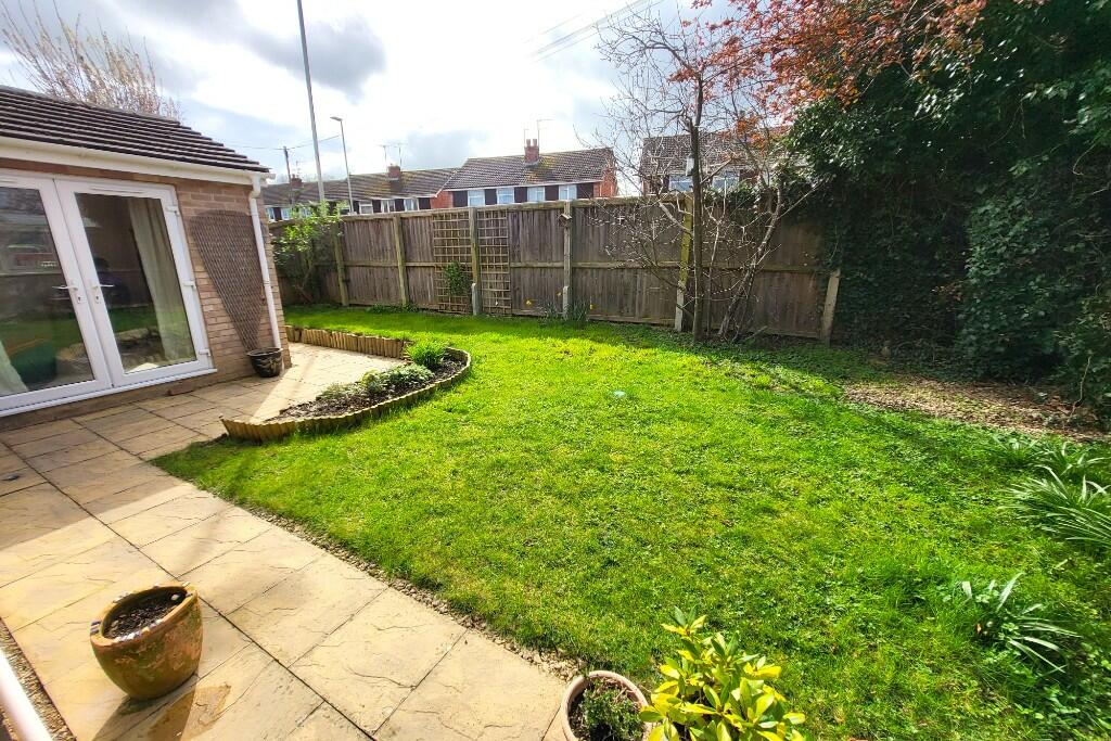 Side Garden 
