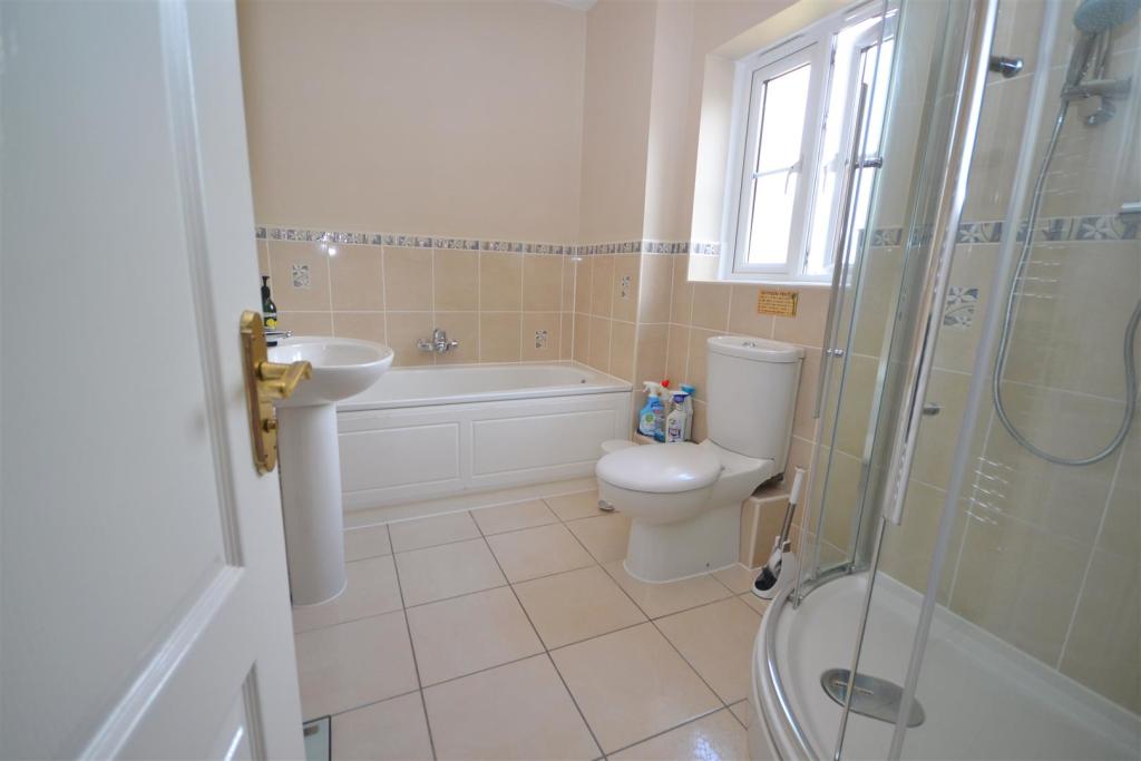 Bath/Shower Room