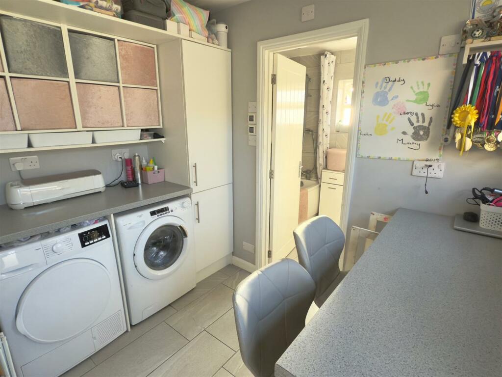UTILTY AND BREAKFAST AREA.jpg