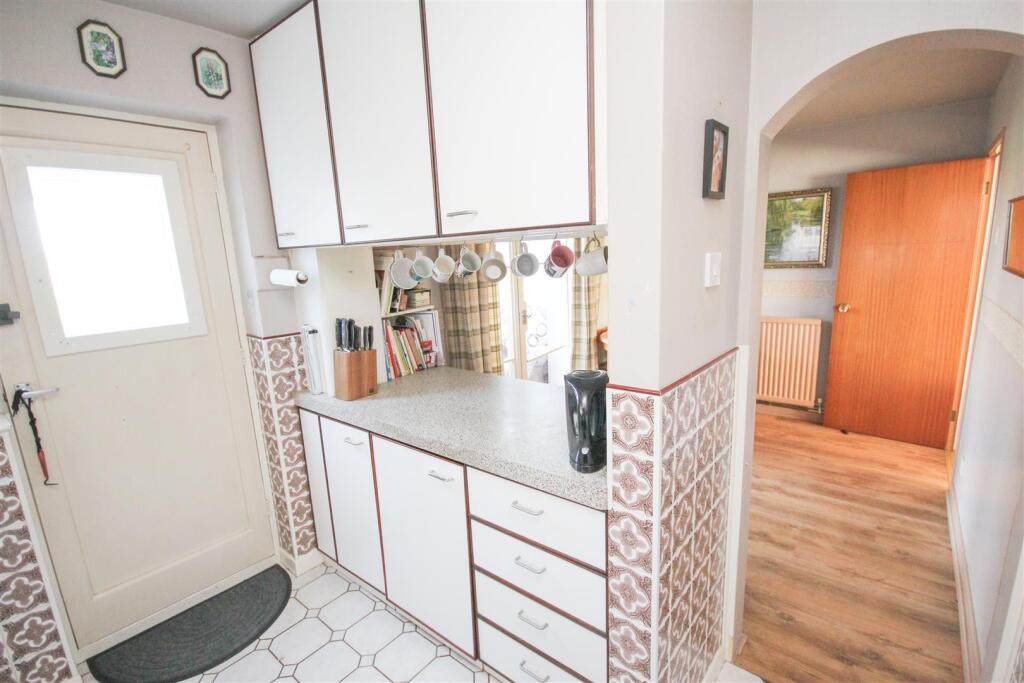 kitchen 2.JPG