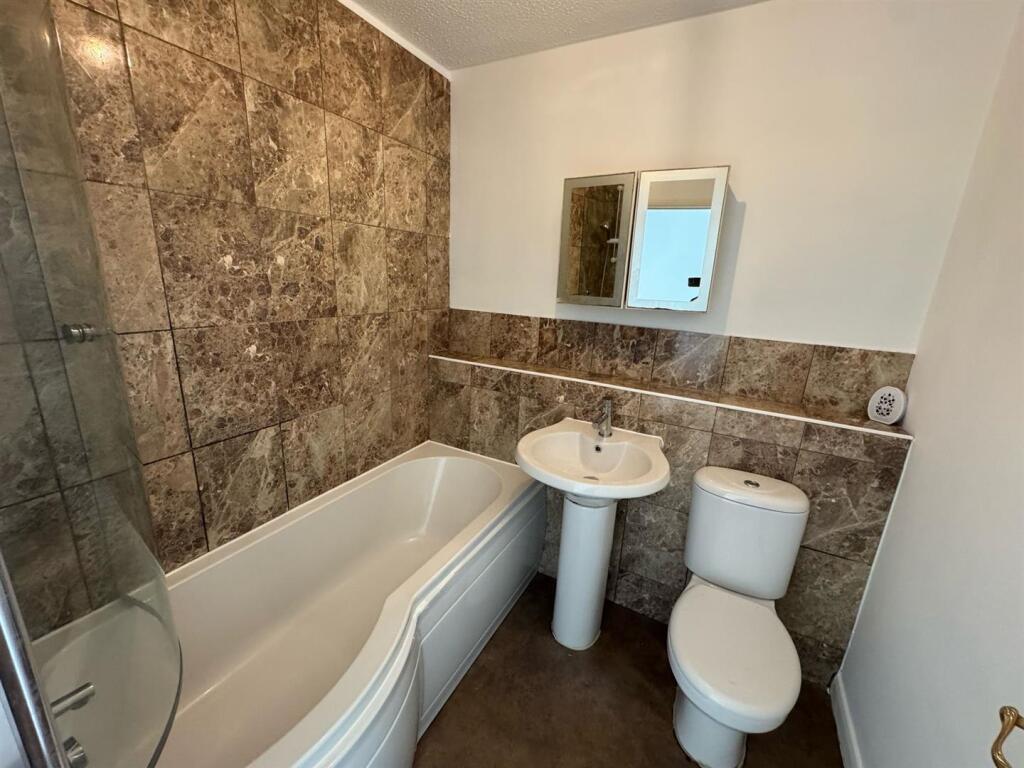 WhatsApp Image 2025-05-02 at 15.26.59 (2).jpeg