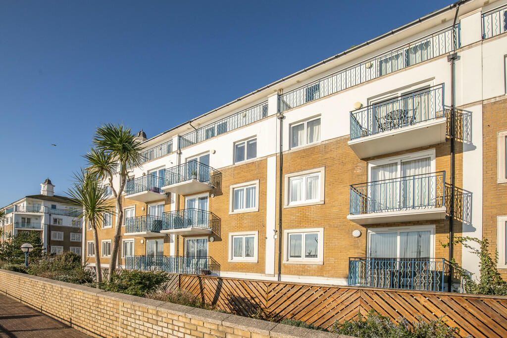 Collingwood Court...