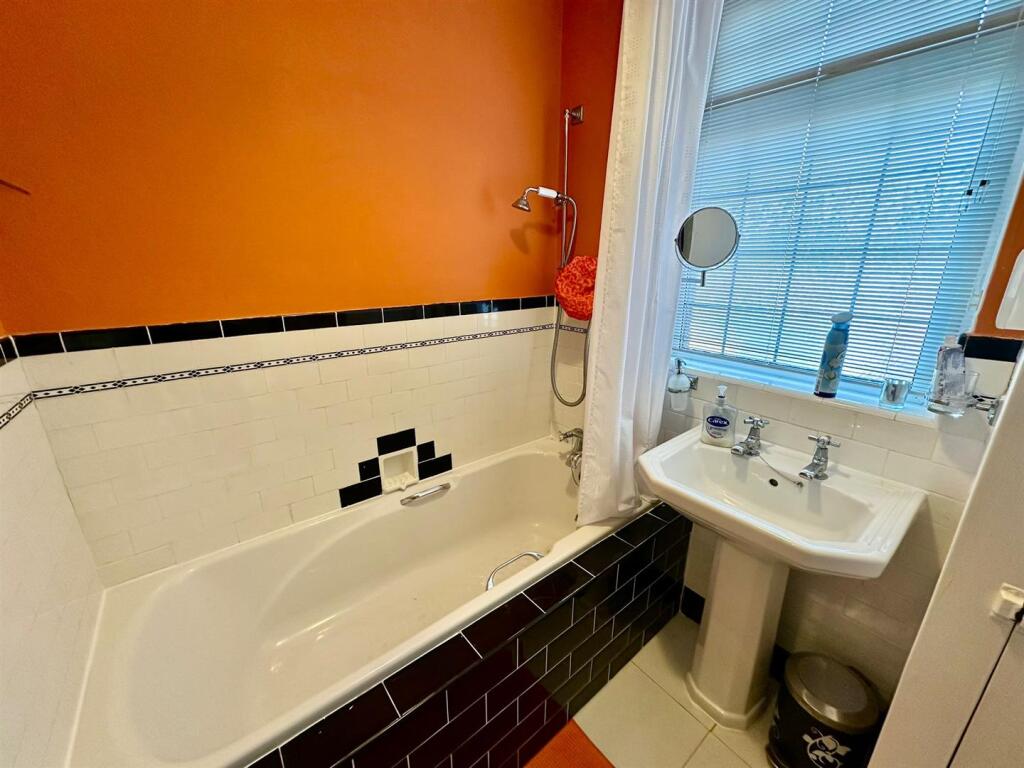 WhatsApp Image 2025-10-06 at 12.02.32_3e214390.jpg