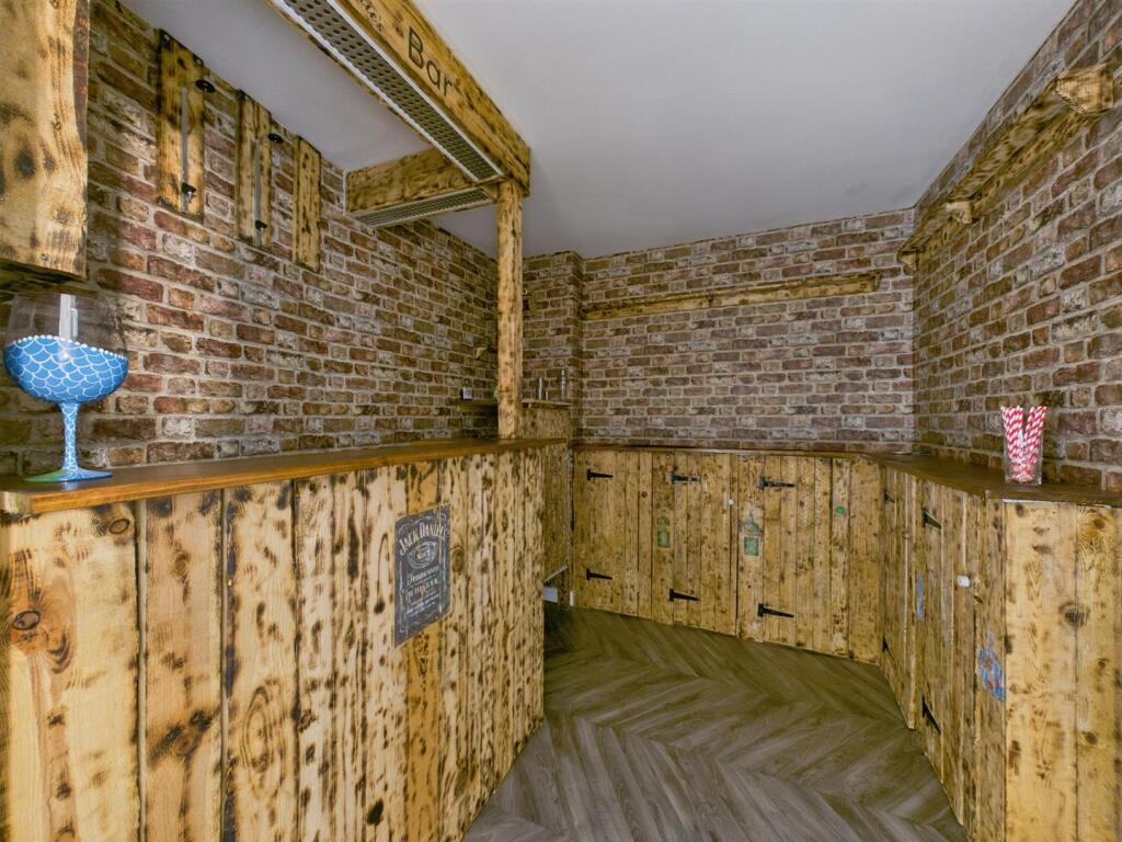 Garage: