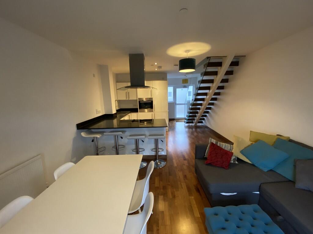Lounge Kitchen