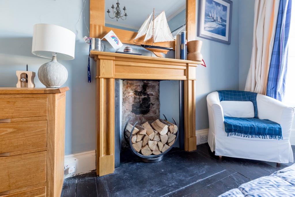Bedroom features