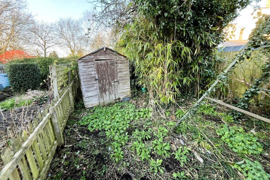 19 Moorend Road, Leckhampton, Cheltenham, Gloucest