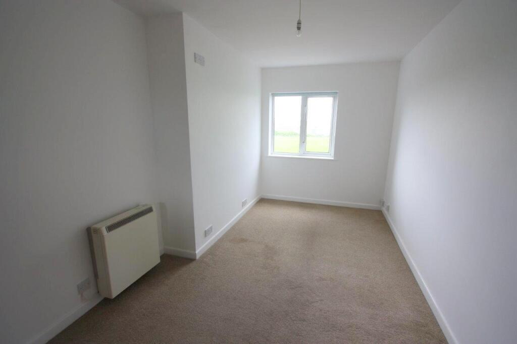 Flat 3, 122 Henver Road Lounge
