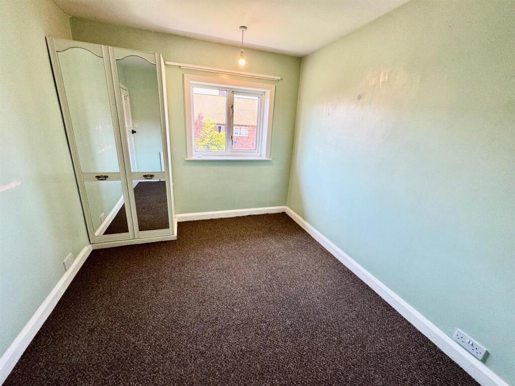 Bedroom 2b.jpg