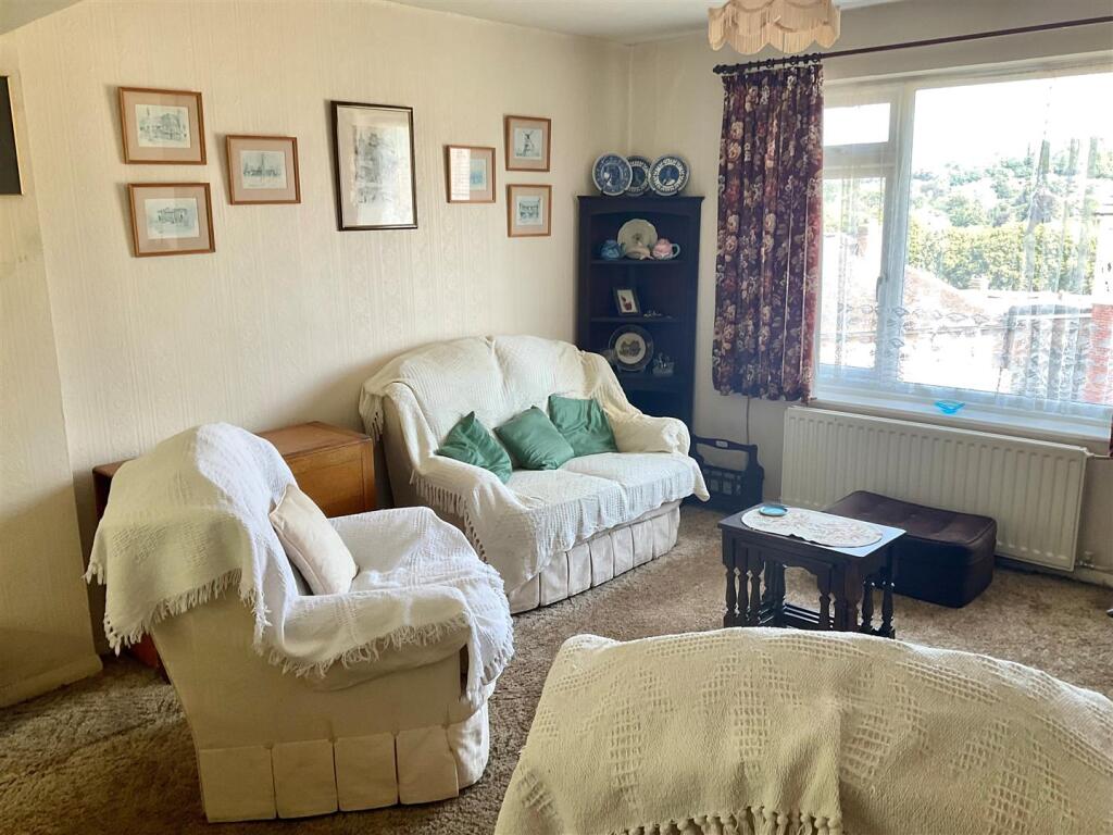 Lounge diner pic1.jpg