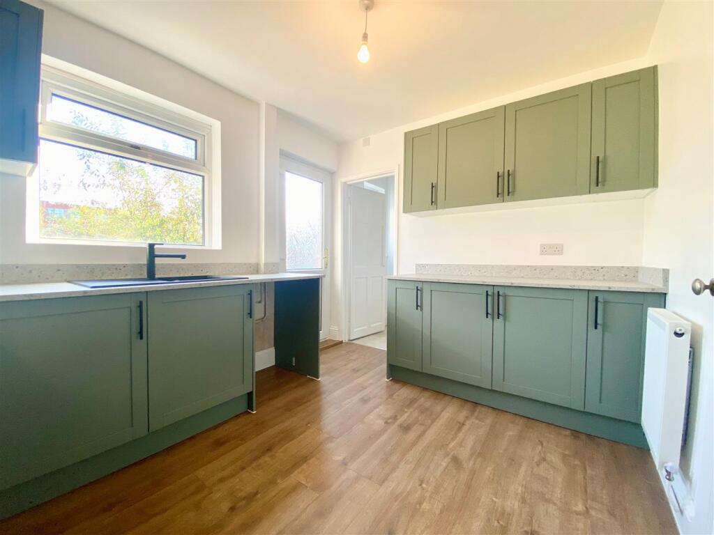 Kitchen 3.jpg