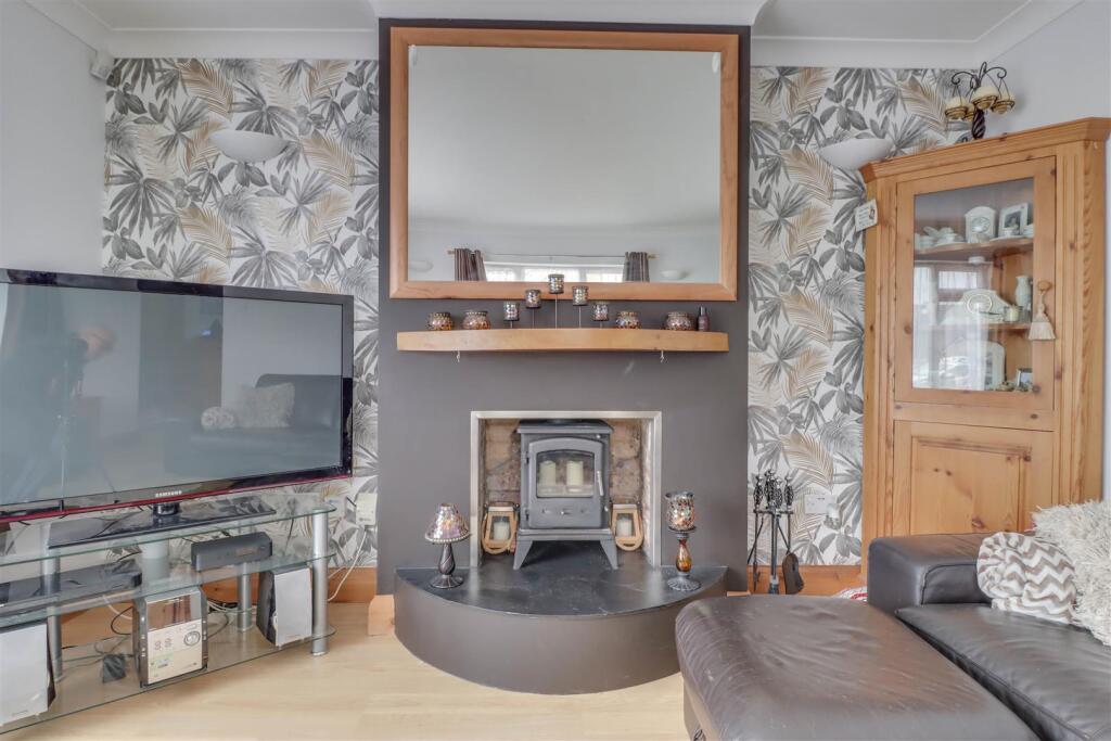43 LINDON ROAD INSIDE-2.jpg