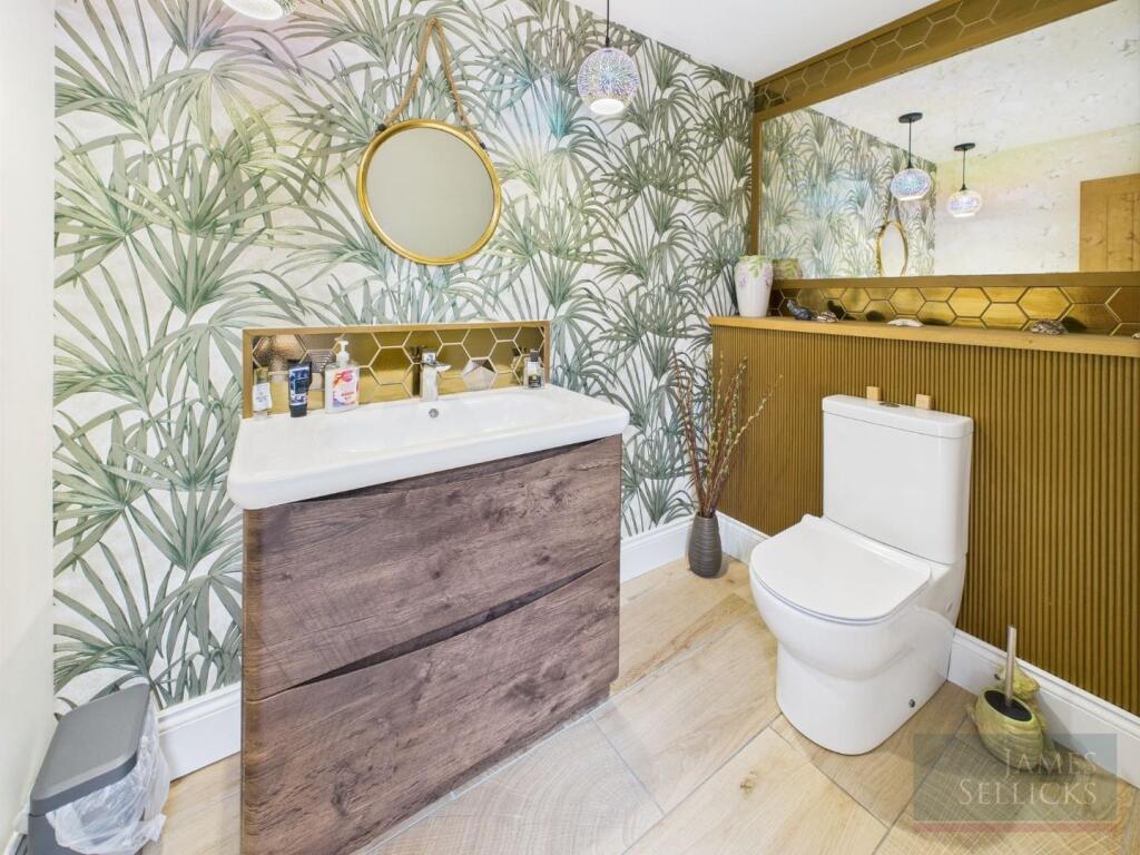 Ground Floor Cloakroom