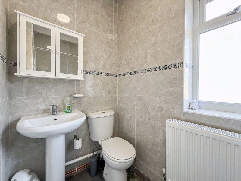 SHOWER ROOM