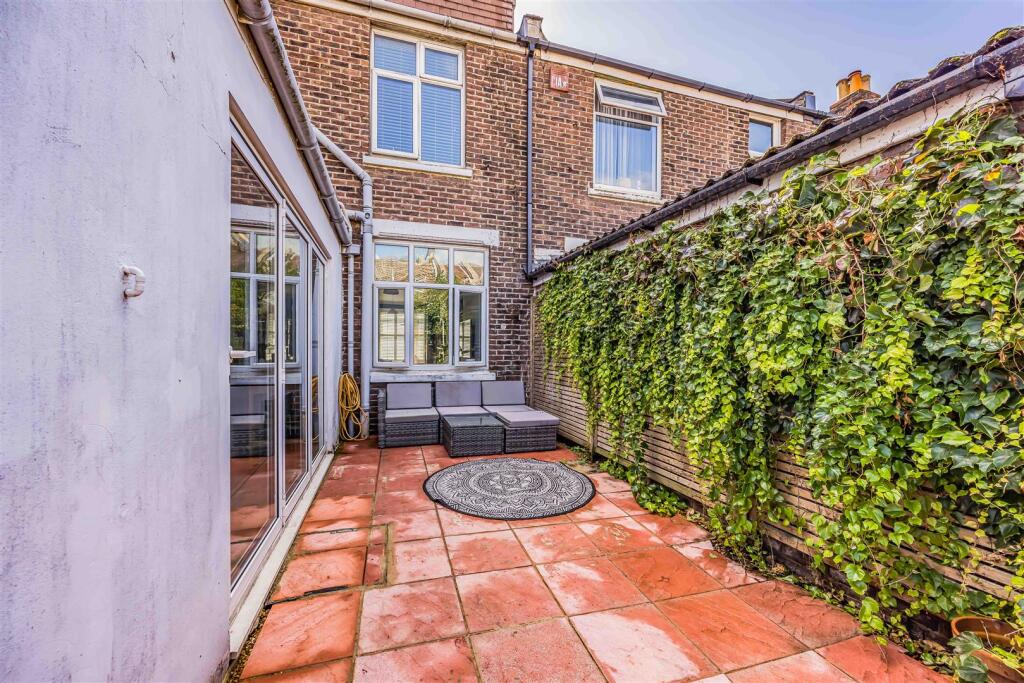 71 Bonchurch Road, Milton-Small-PorticoMarketing-S