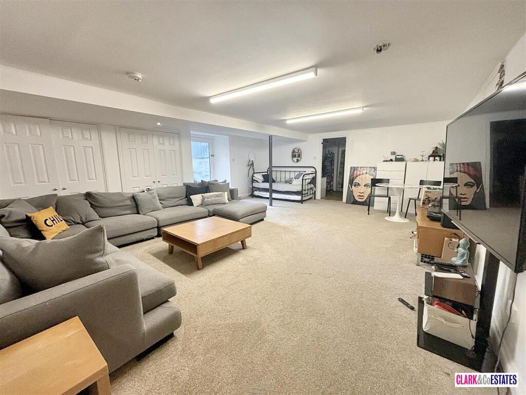 Annexe Lounge