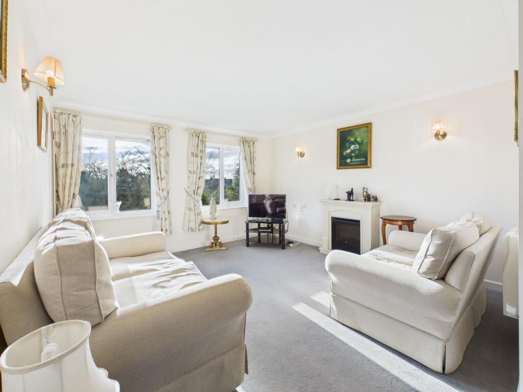 Sitting/Dining Room
