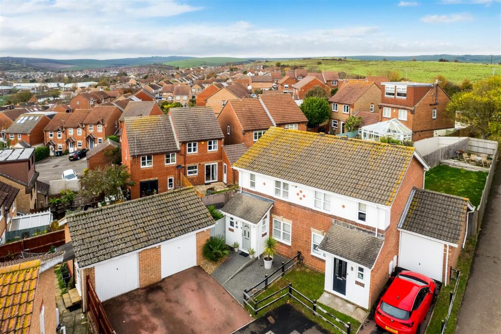 9 Blackthorn Close_2.jpg