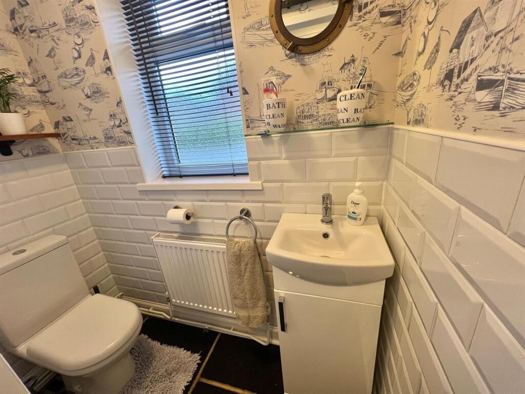 Bramleys Estate Agents - The Drive - Hipperholme (