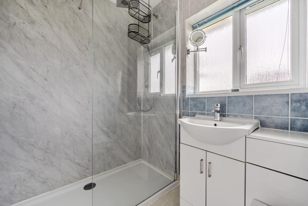 1375721-15-691715...