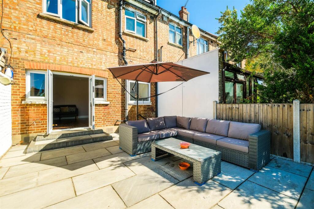 134 Gloucester Road-18.jpg