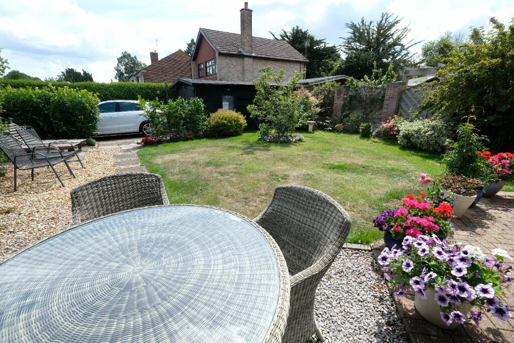 GARDEN 