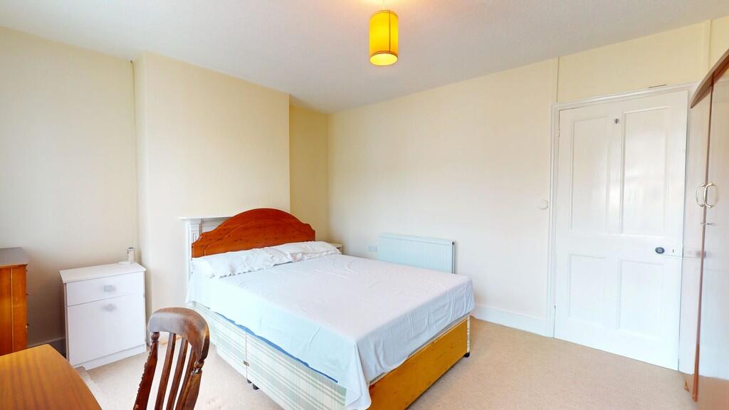 Bedroom 1 - Angle...