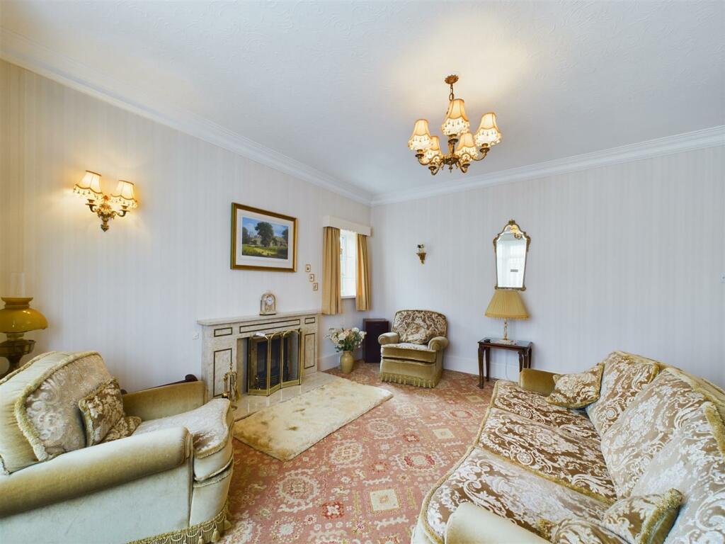 Lounge: