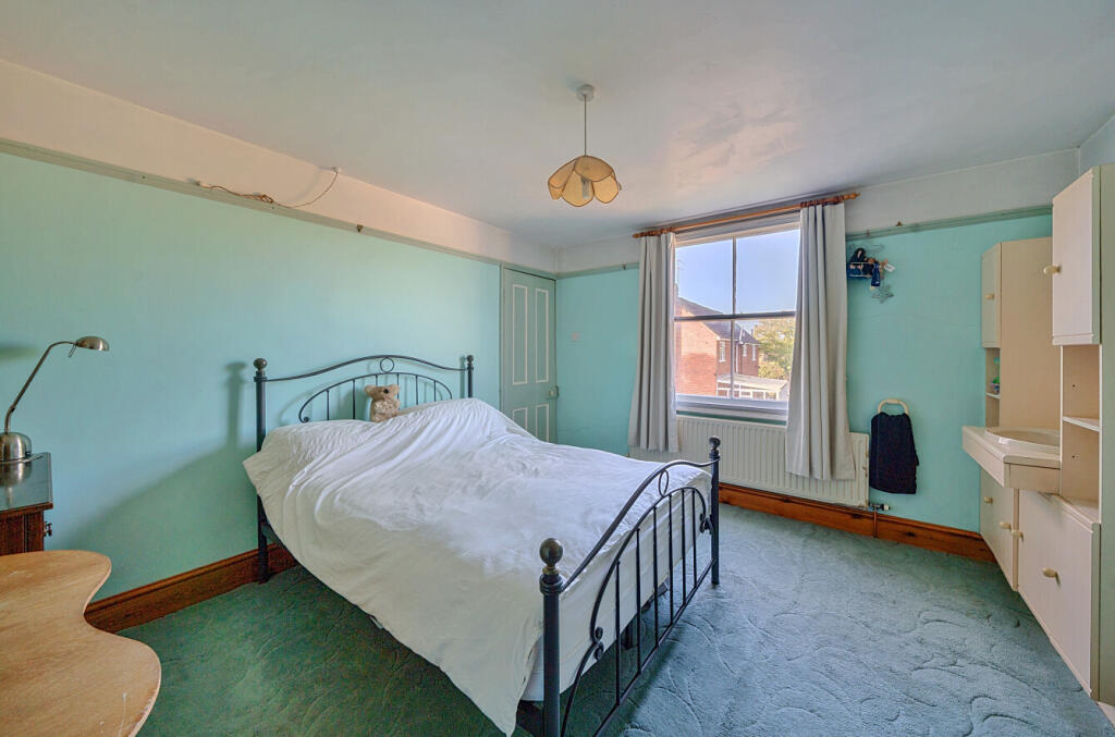 1359943-3-68dc022...