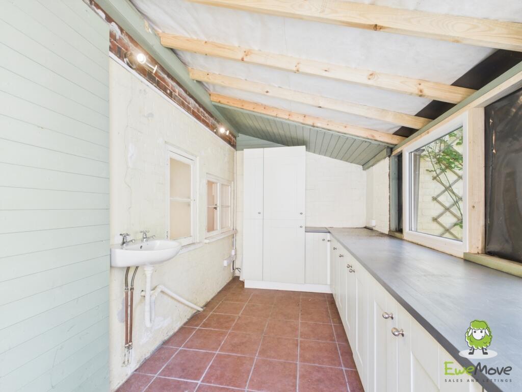 CAM03778G0-PR0198-STILL017