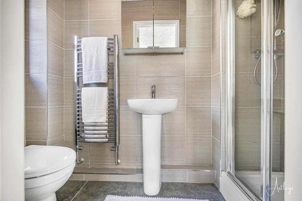 Ensuite shower room