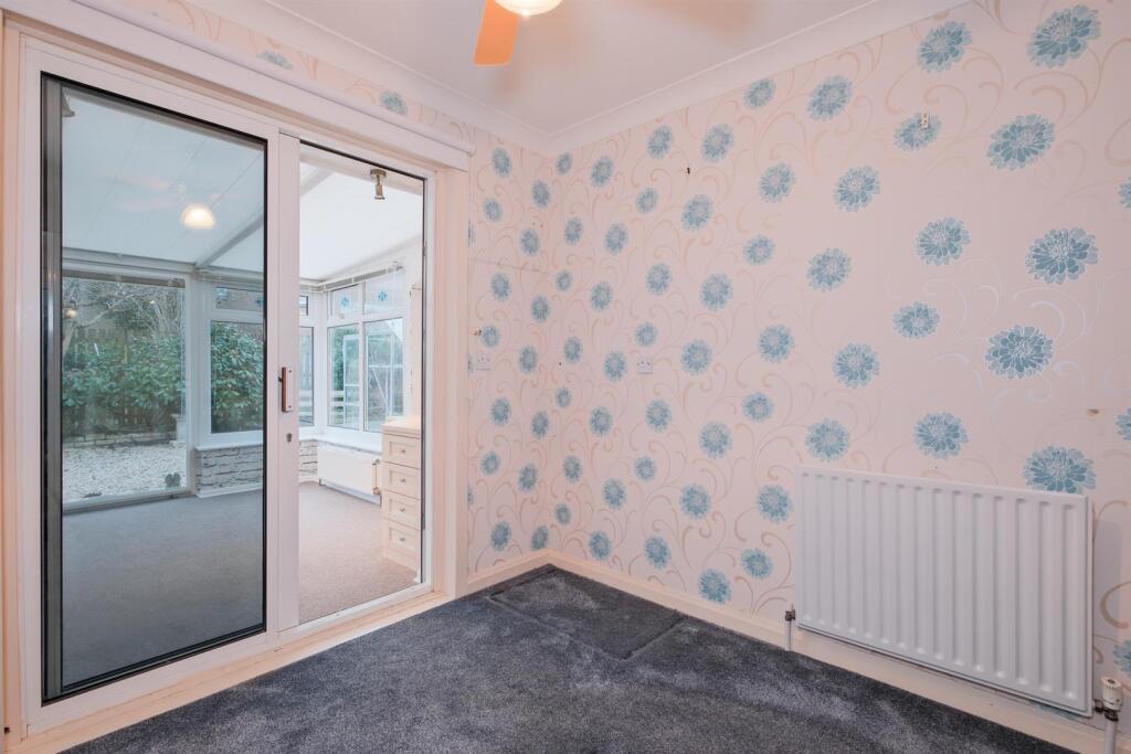 022-3 East Ave, Carluke ML8 5TS.jpg