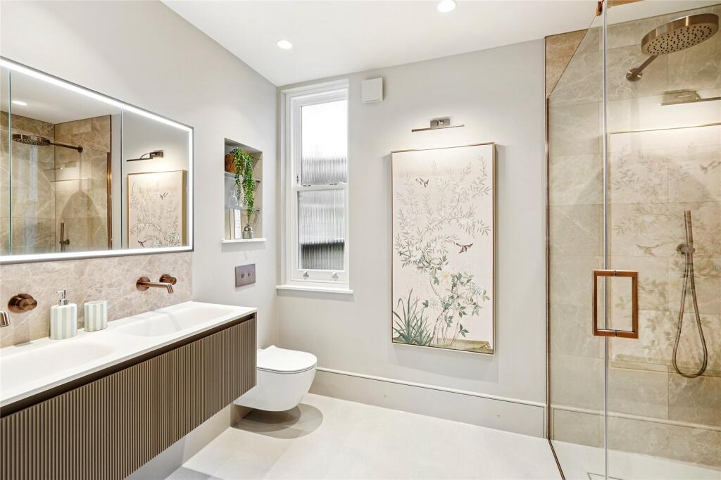 En Suite Bathroom