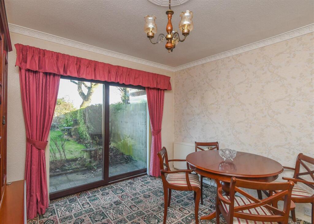 7 Yew Tree Road - Dining Room.jpg