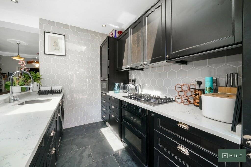 53 Yewfield Road ...