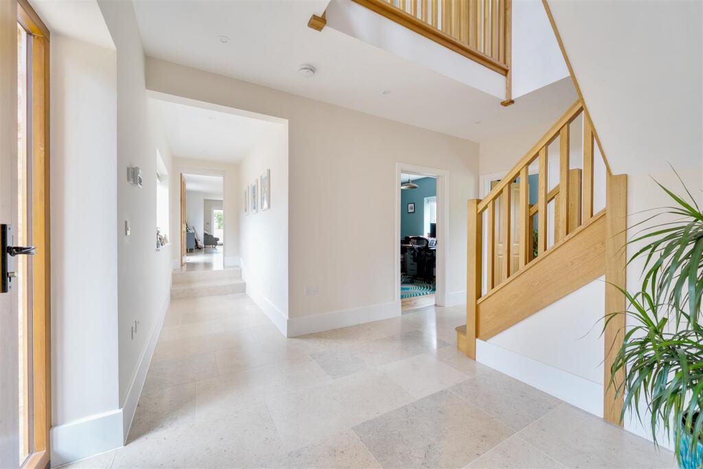 Park View House, 16 Earls Farm Way, Towcester (15)