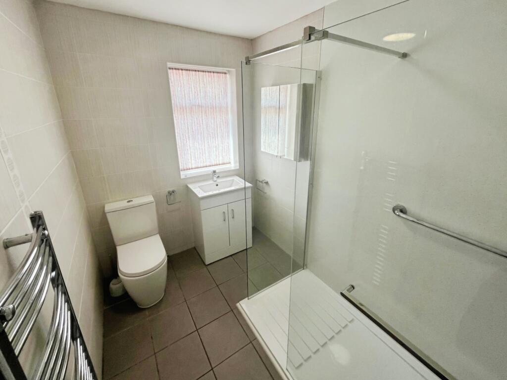 pbox-bathroom-321554.jpg