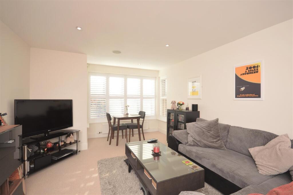 Living Room 33.jpg